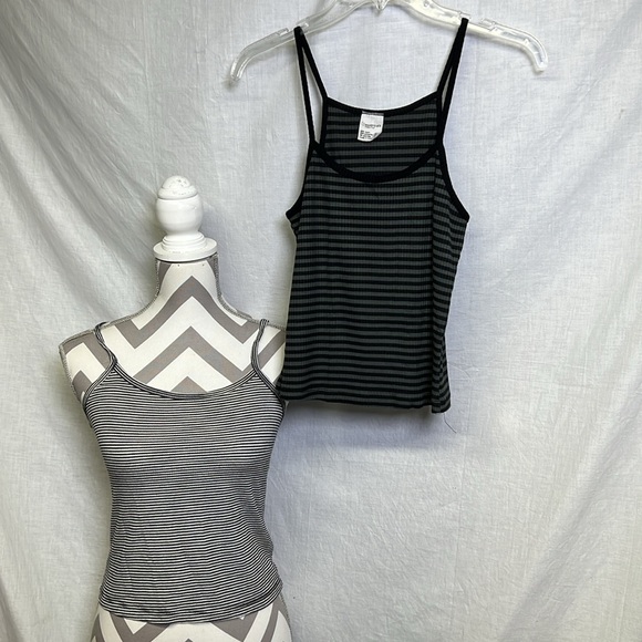 Essentials by Full Tilt 2 Tank Top Small & Med - Picture 15 of 15